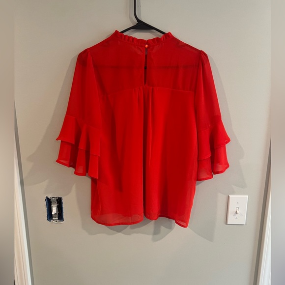 Red top - Picture 2 of 3